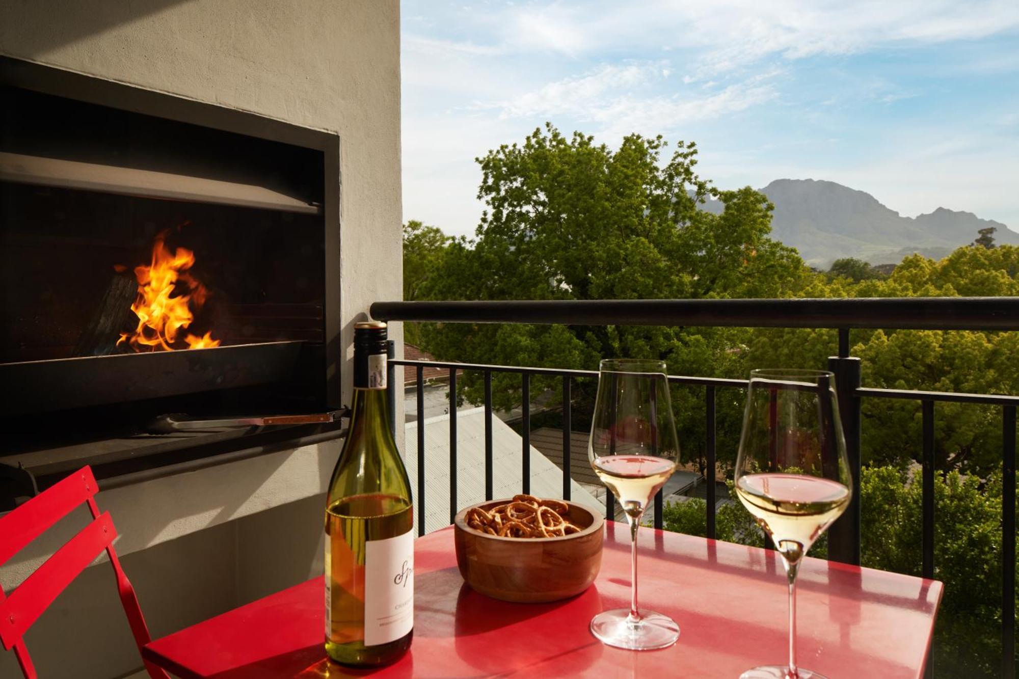 The Den Apartments By Raw Africa Collection Stellenbosch Bagian luar foto